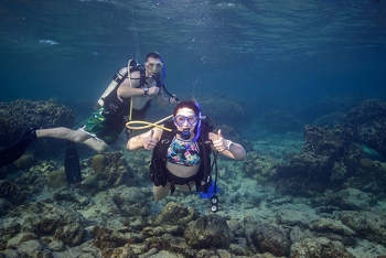 Matt and Kalyn Spitler diving in Roatan.<br>September 25, 2016