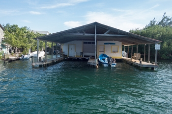 Preparing to dock at the Reef House dock.<br>September 27, 2017